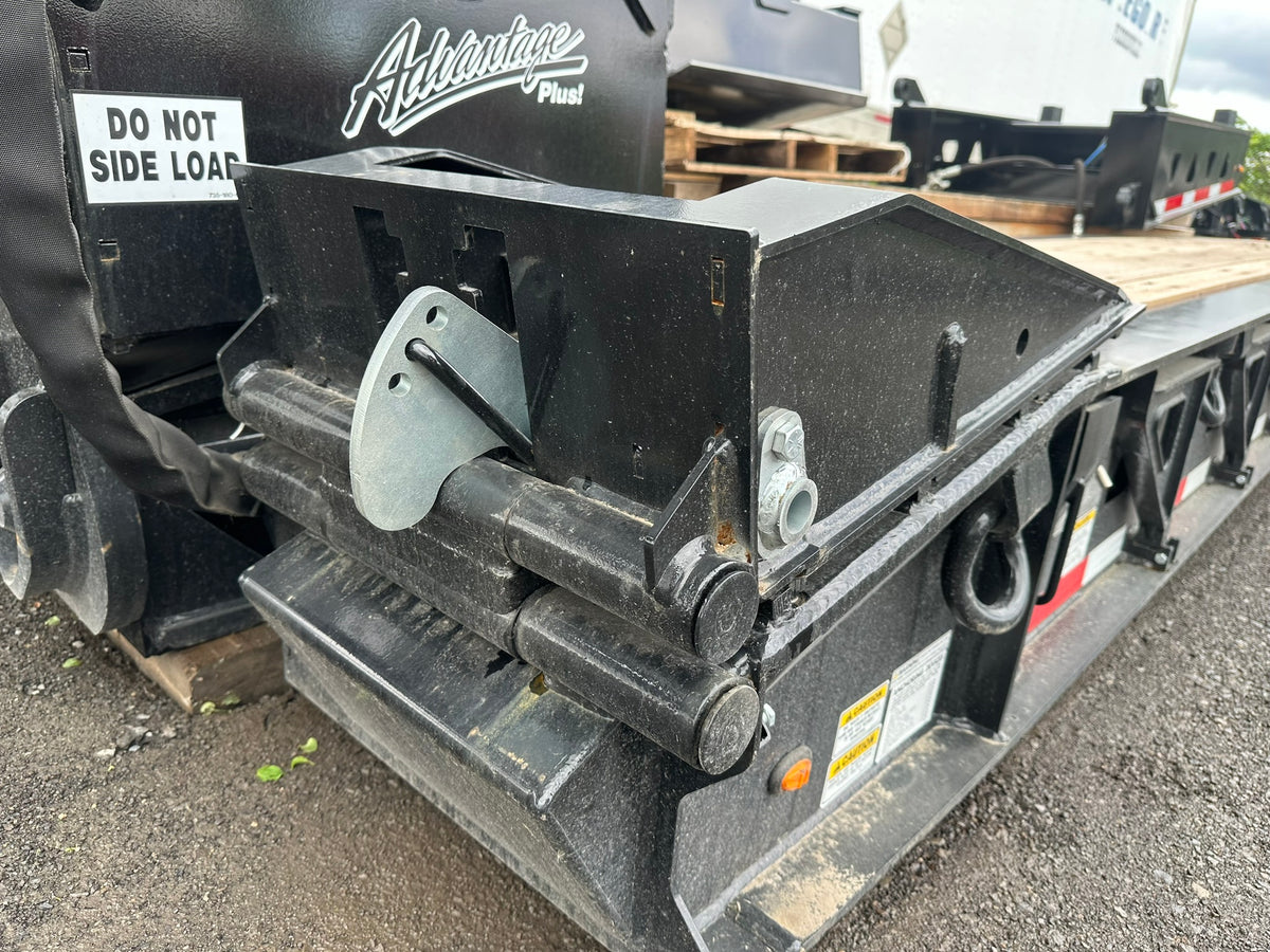 714498995 SPRING,TORSION, RH RAMP ASSIST