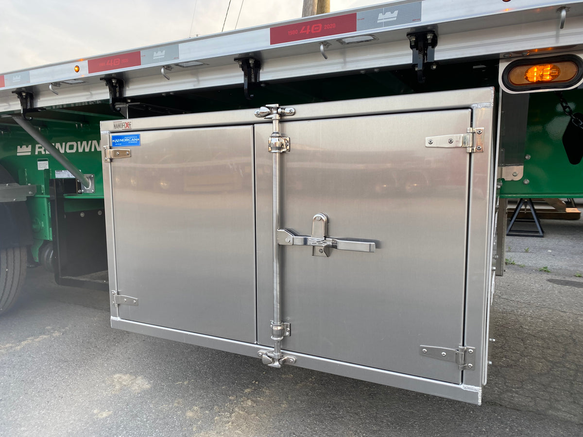 Coffre aluminium Plain 26H x 22D x 60L